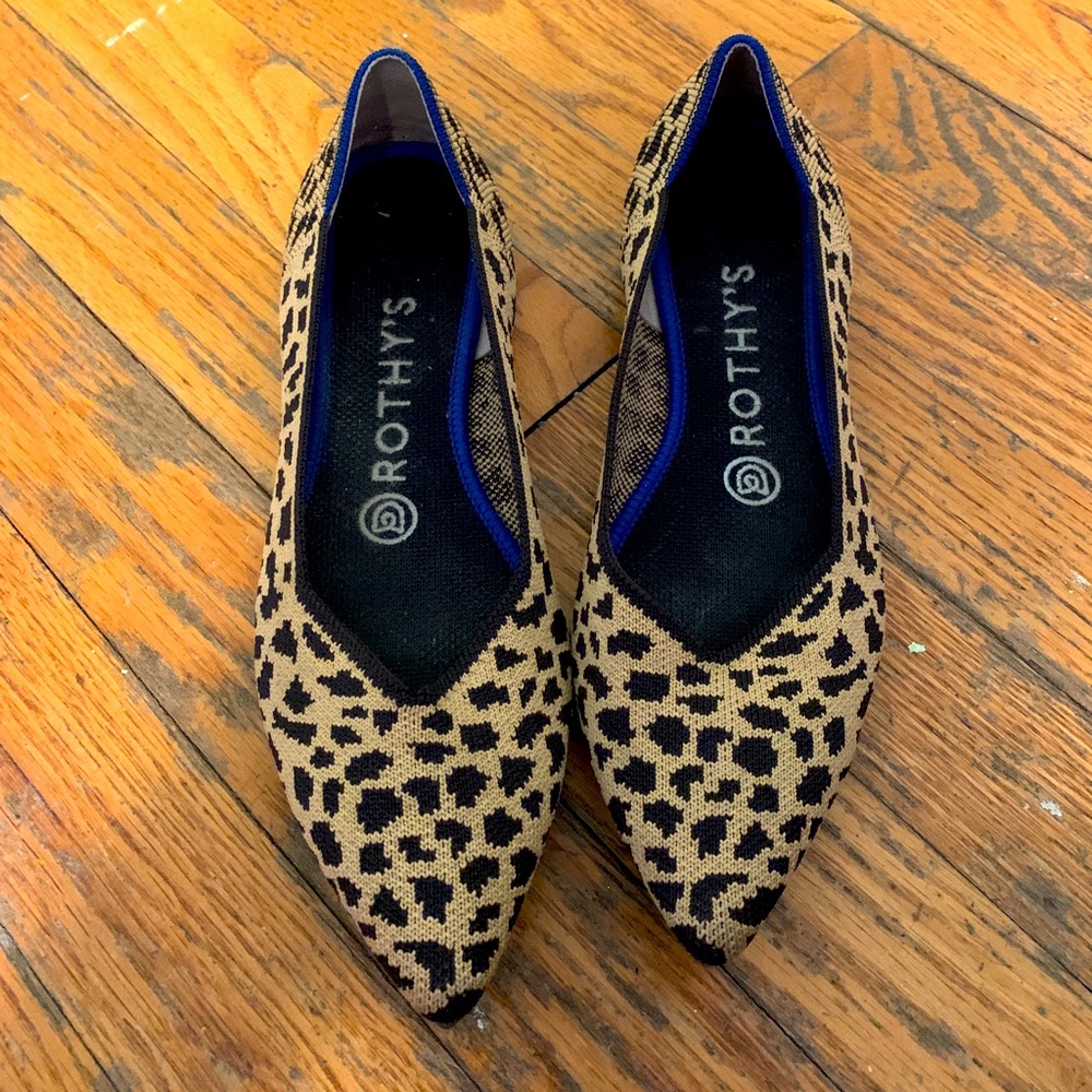 Women’s flats.